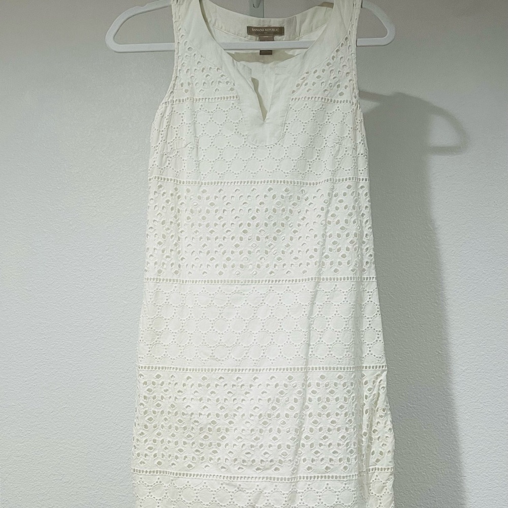 Banana Republic White Eyelet Mini/Mid length Dress
